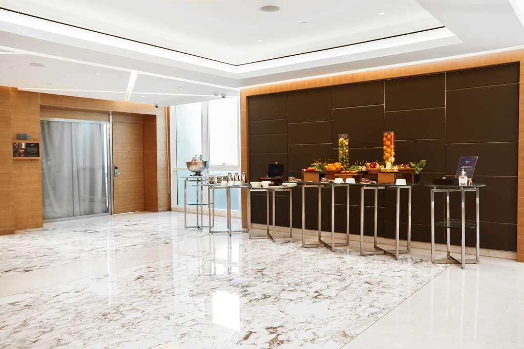 Hotel Doubletree By Hilton Dubai Jumeirah Beach Servizi foto